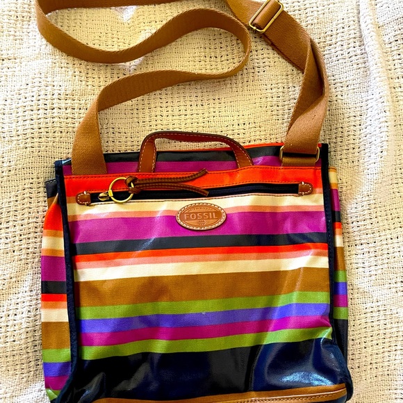 New Fossil crossbody coated canvas. Rainbow multicolor. Leather. 5 pockets snap - Picture 3 of 12